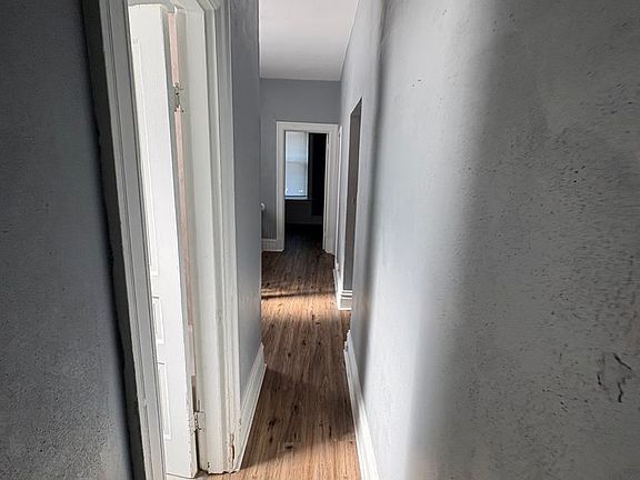 2nd image of 4440B Gibson Ave