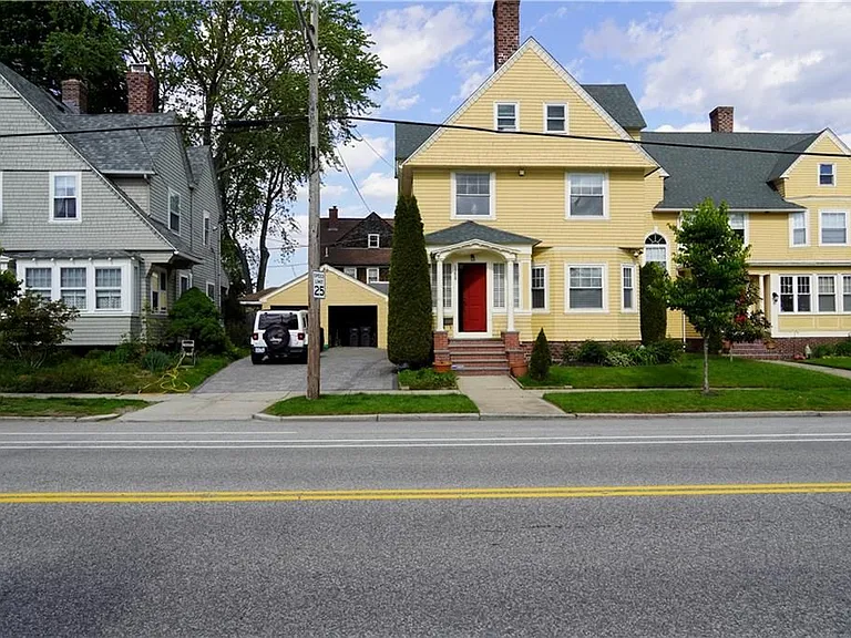 1358 Narragansett Blvd — Photo 2