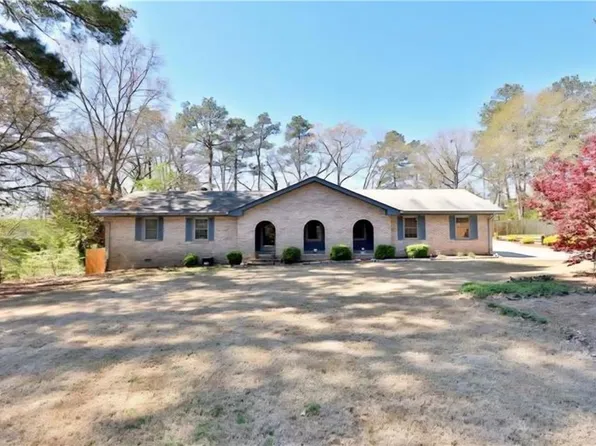 2653 Green Valley Ct, Snellville, GA 30078