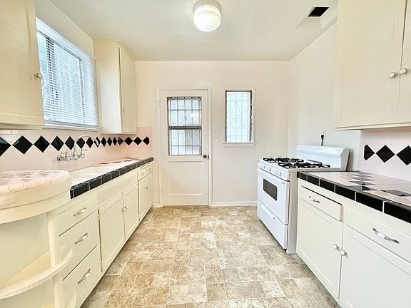 2nd image of 439 N Spaulding Ave