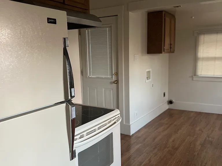 141 Avenue E — Photo 9