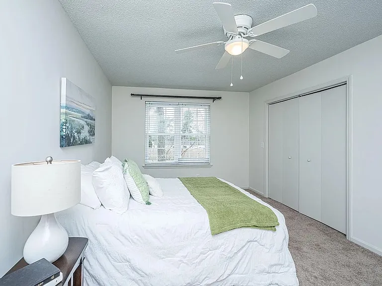 306 Crestview Dr — Photo 11