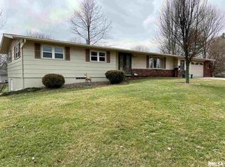 406 SW 8th St, Aledo, IL 61231