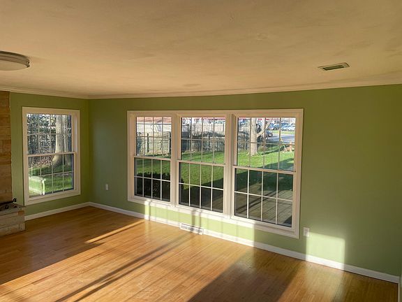 3rd image of 254 Hartford Rd