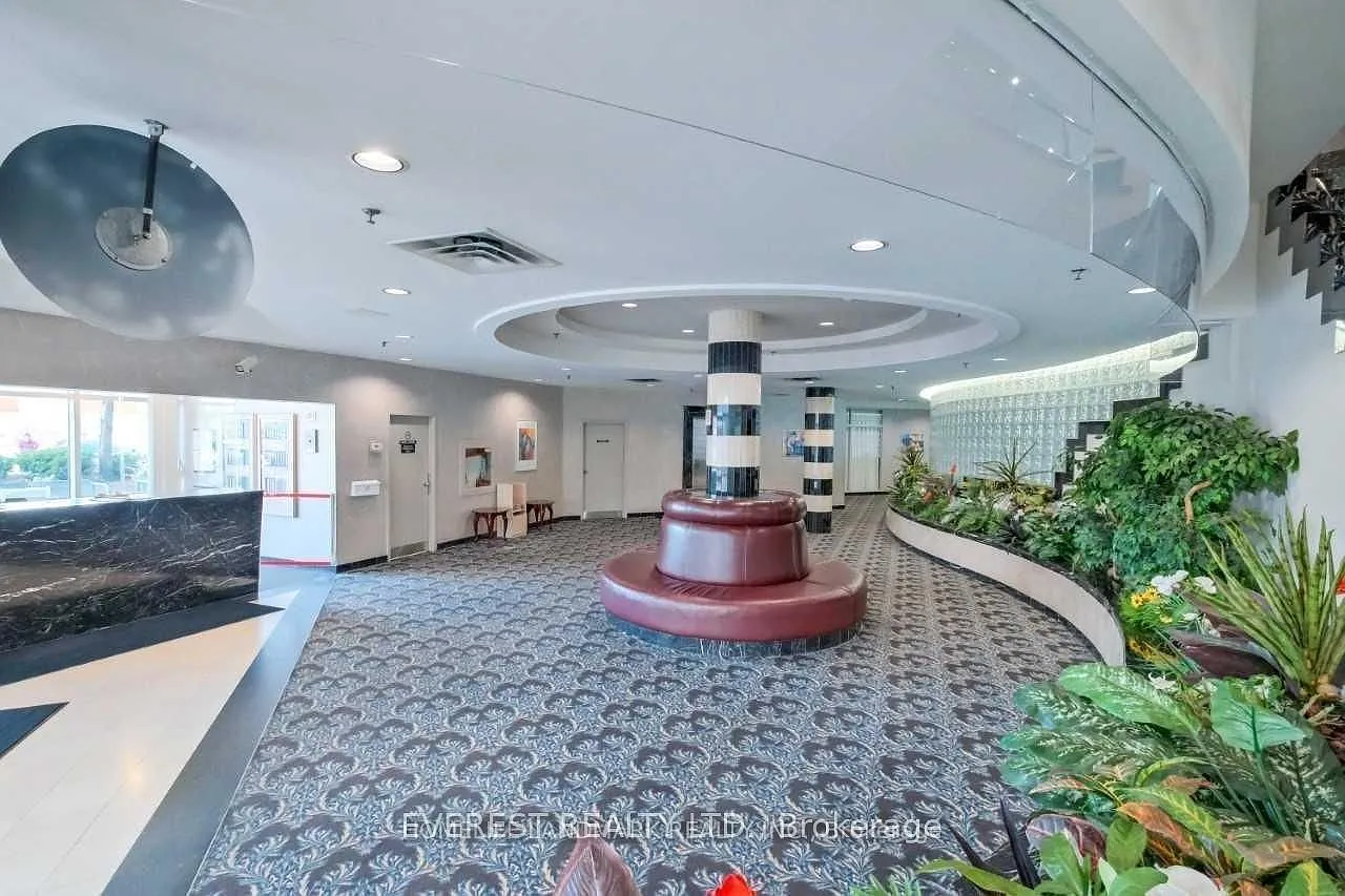 2 bed, $2,700 — Photo 3