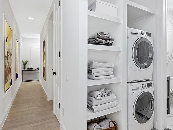 3rd image of 317 W 99th St APT 2B