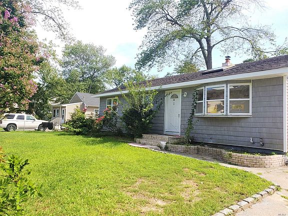 2nd image of 82 Lake Dr