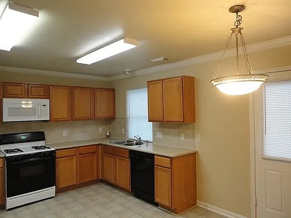 2nd image of 5811 Creektrace Ln