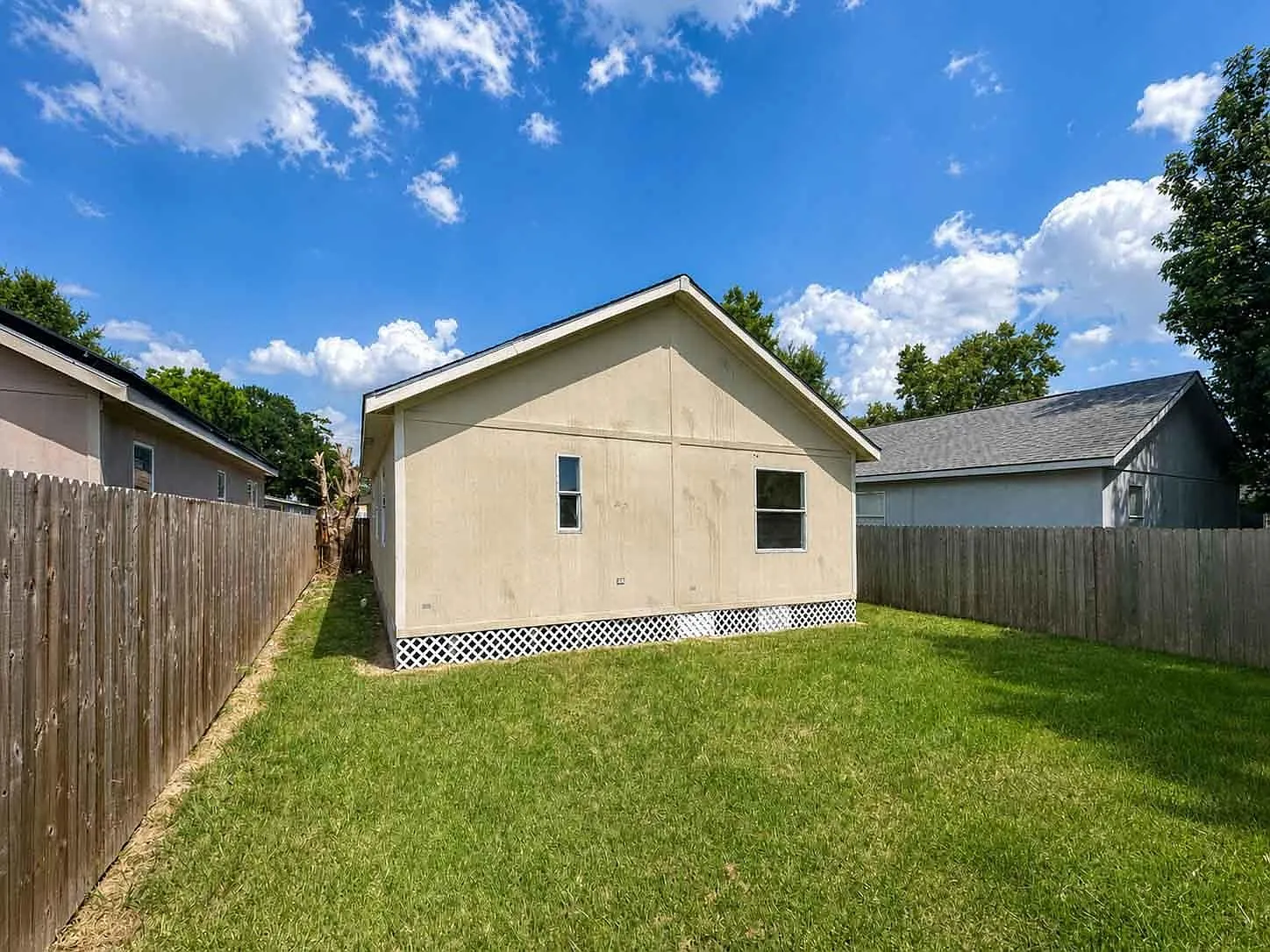 3 bed, 2.0 bath, 1120 sqft, $1,599 — Photo 3
