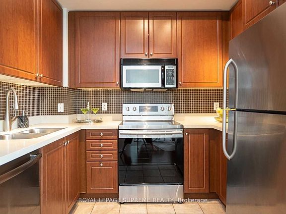 4th image of 220 Burnhamthorpe Rd W #302
