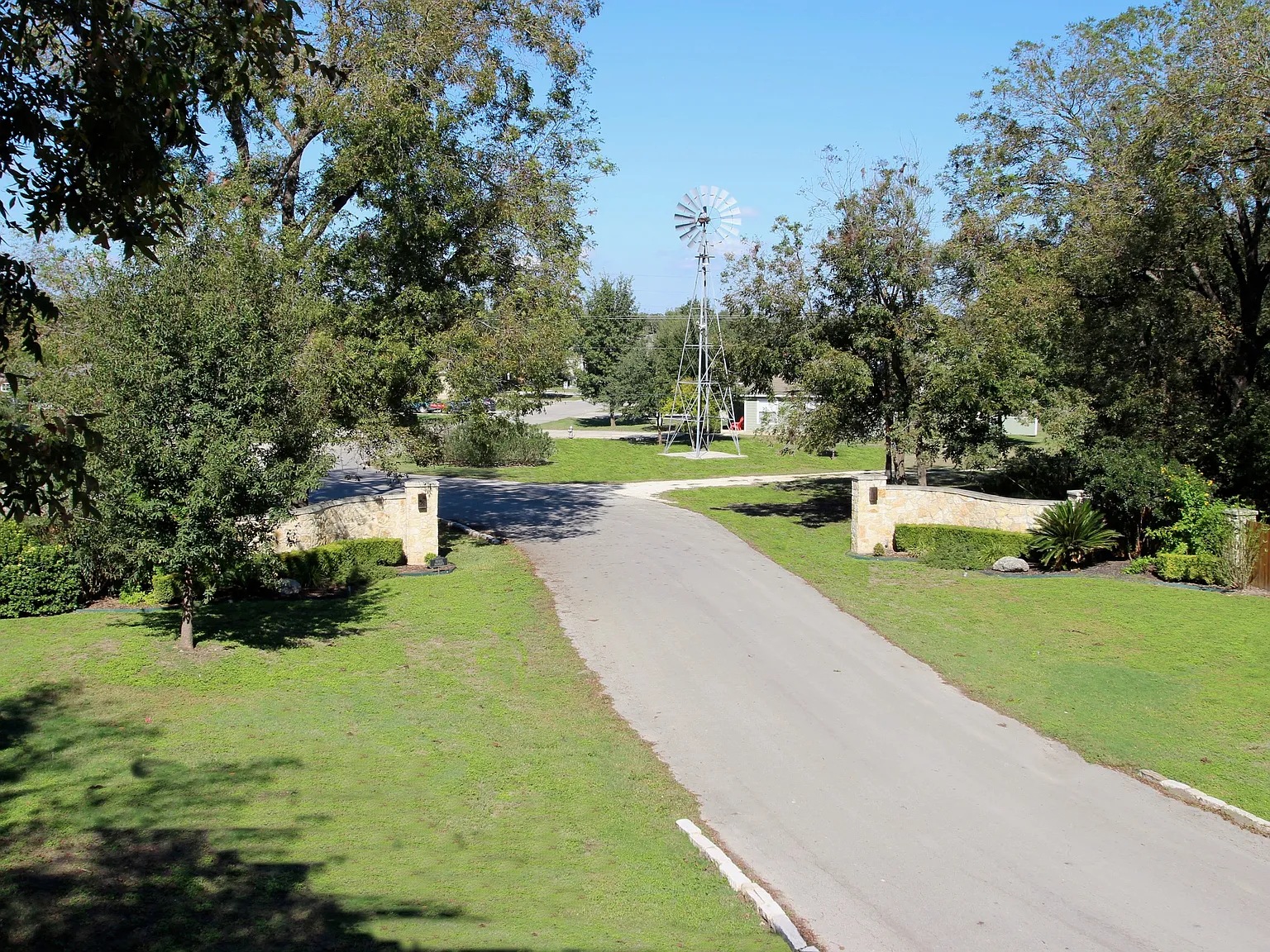 3 bed, 1200 sqft, $1,350 — Photo 3