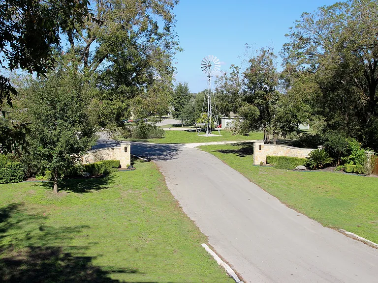 281 Springs Hill Cir — Photo 14