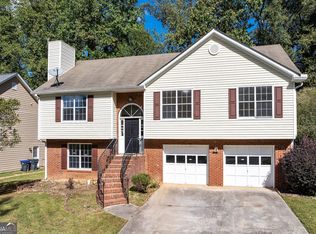 935 Eagle Pointe Dr, Lawrenceville, GA 30044