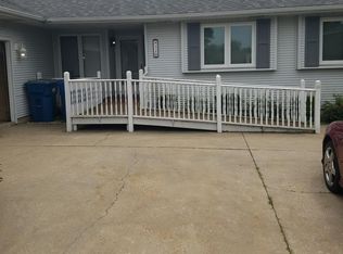 320 Mohawk Dr, Bourbonnais, IL 60914