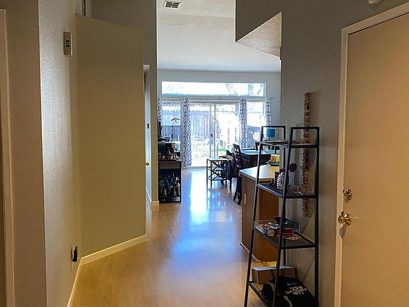 2nd image of 939 Zaragoza St