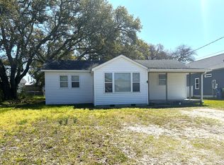 2405 Bay St, Morehead City, NC 28557