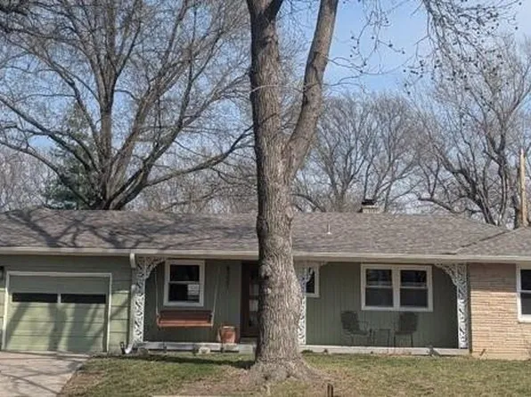 8221 Lamar Ave, Prairie Village, KS 66208