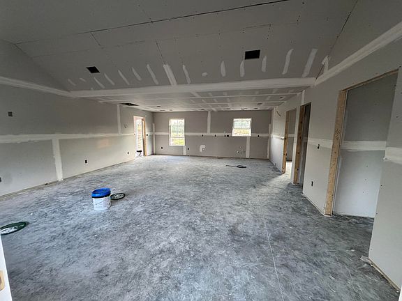 4th image of 4525 Easy St