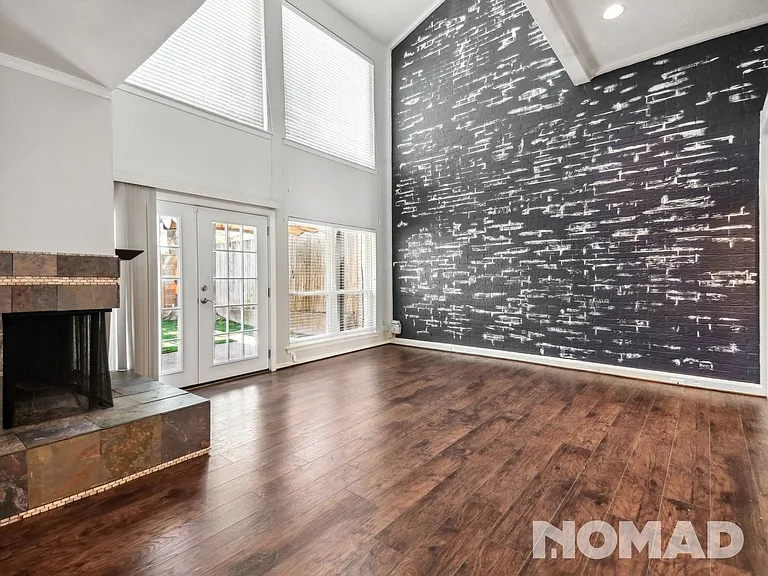 2908 Country Place Cir — Photo 3