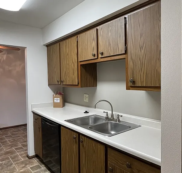 Village Garden Apartments — Photo 7