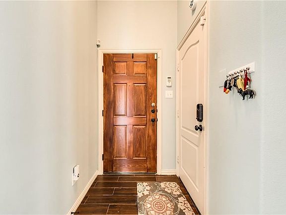 3rd image of 213 Cedar Creek Dr