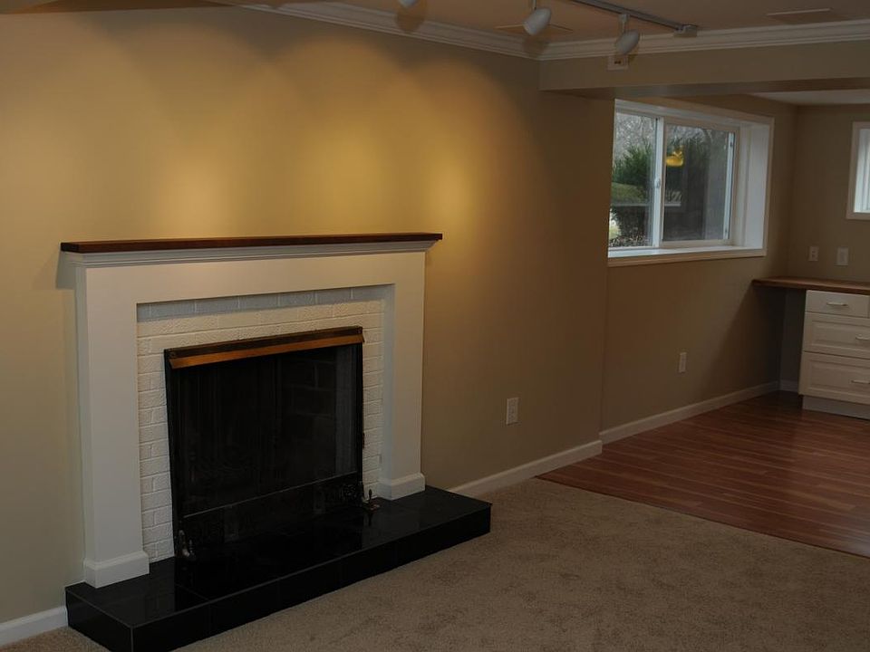 2nd image of 10621 Hunting Ln