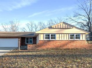 9505 W 92nd Ter, Overland Park, KS 66212