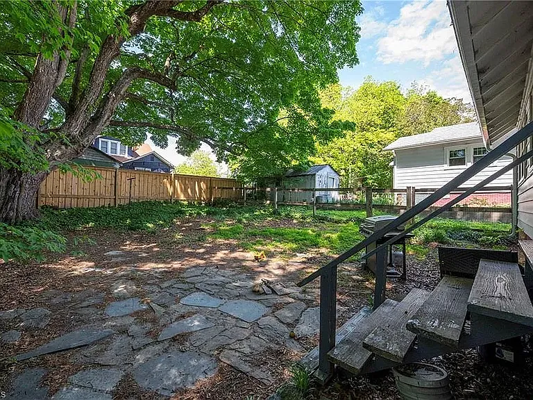 712 Laurel St — Photo 23