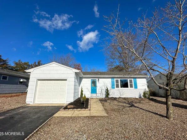 34 Northumberland Drive, Berkeley, NJ 08721