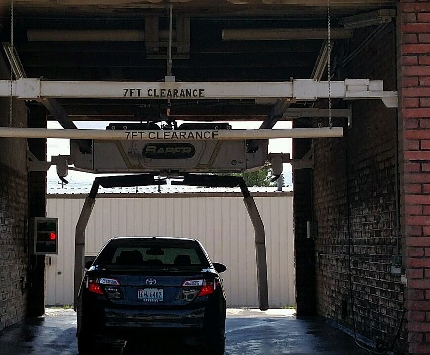 2nd image of 865 Fort St