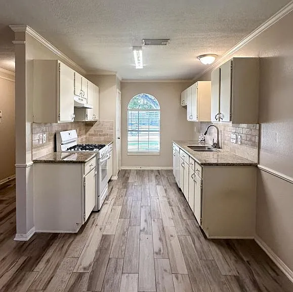 1814 Grove Court Dr — Photo 7
