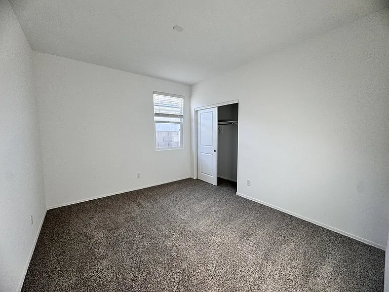 1137 W Chimes Tower Dr — Photo 7