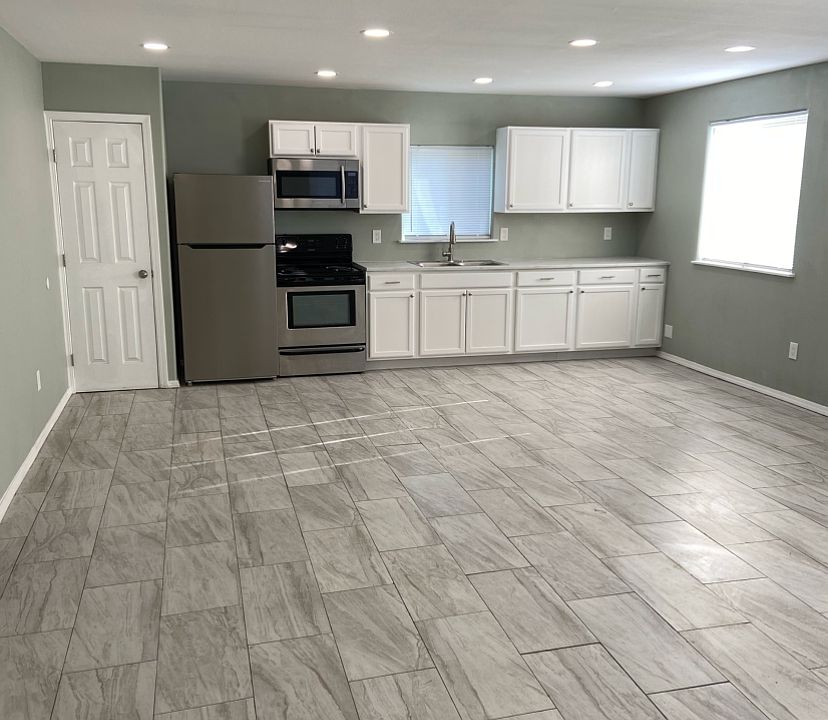 1st image of 801 N 5th Ave #2-3