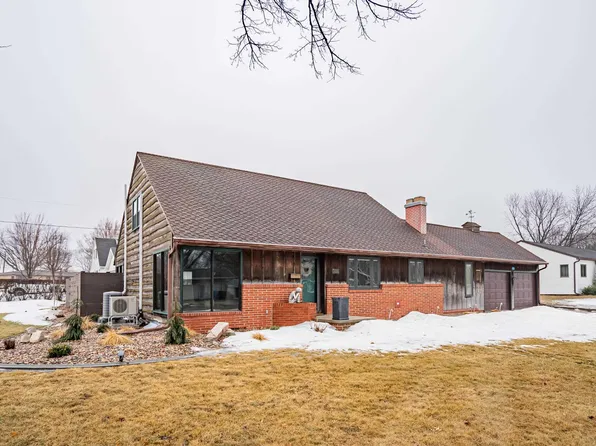 450 N Lynn Dr, Le Mars, IA 51031