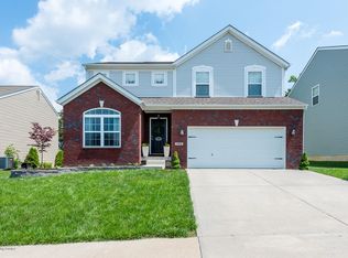 17015 Green Crest Ln, Louisville, KY 40245