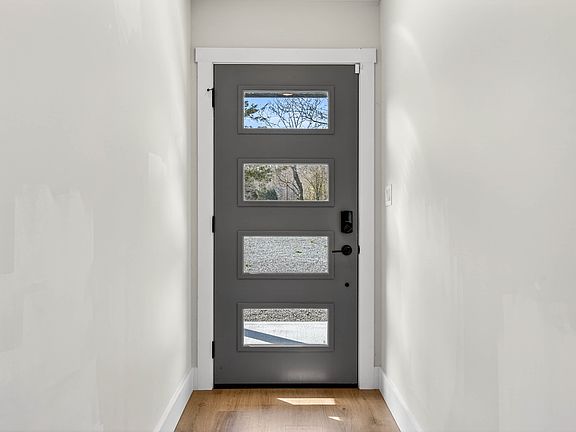 5th image of 301 Beech Rd