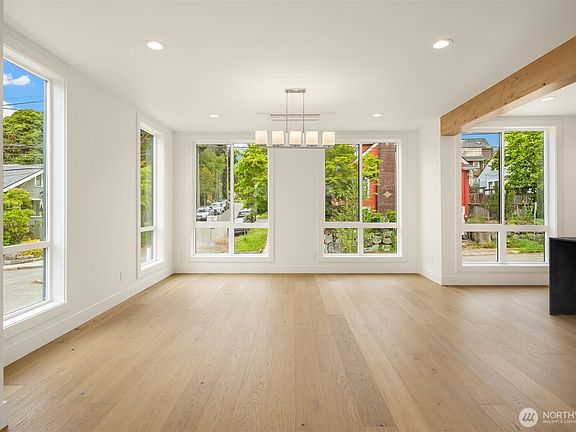 5th image of 102 NE 44th Street
