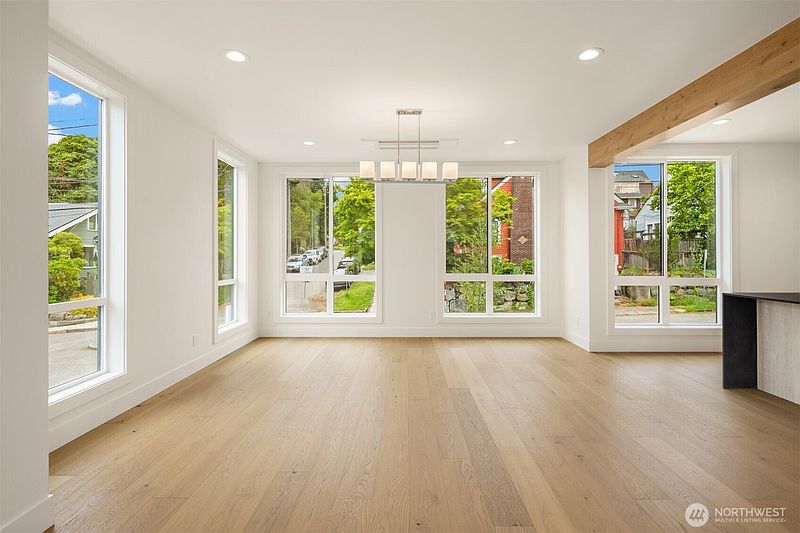 5th image of 102 NE 44th Street