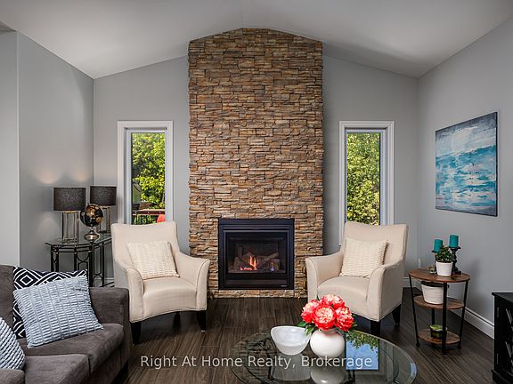 5th image of 40 Birchmount St