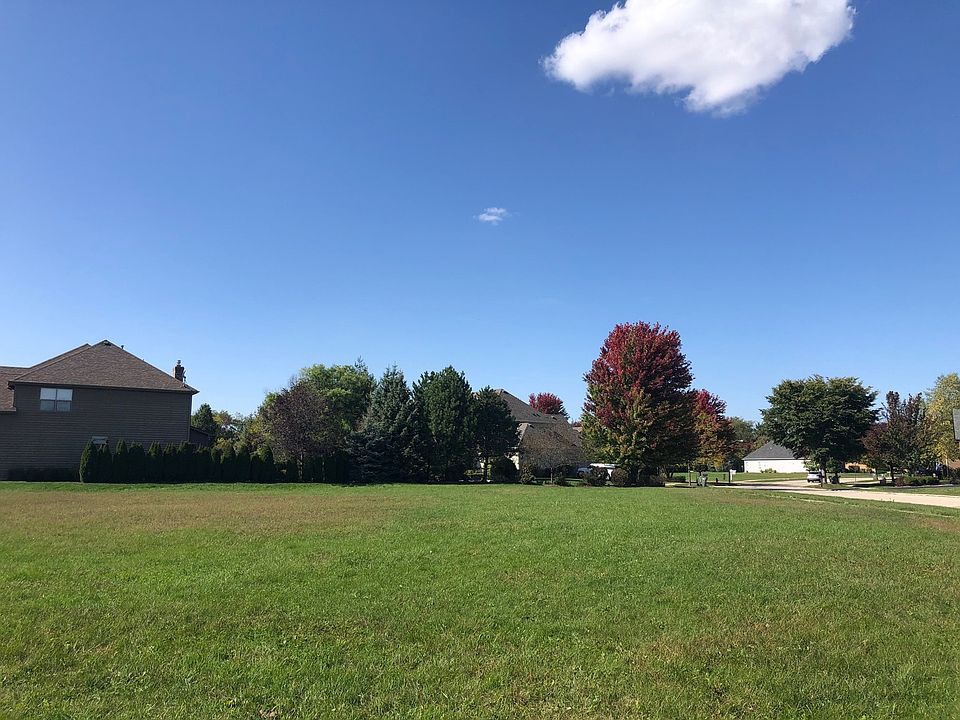 1st image of 670 Sheffield Cir