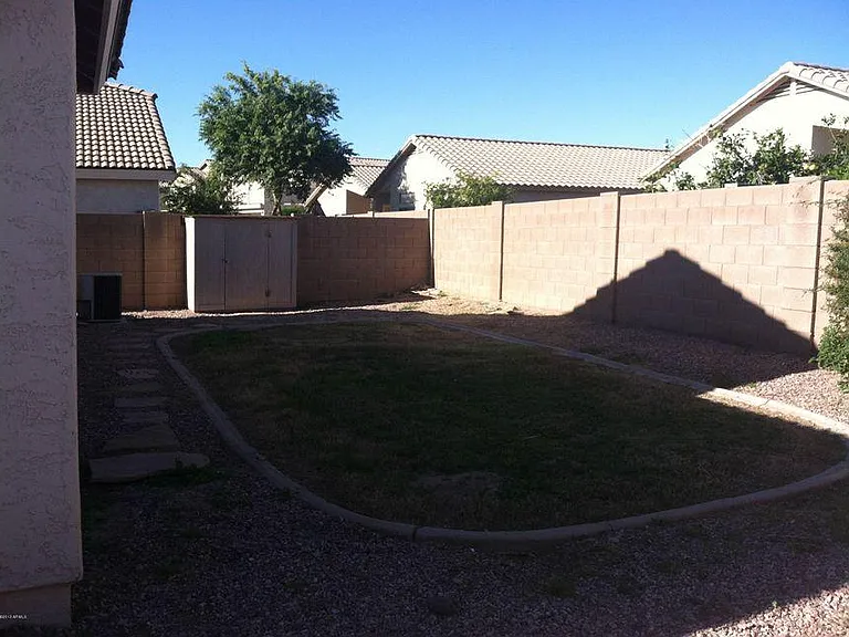 13382 W Watson Ln — Photo 2
