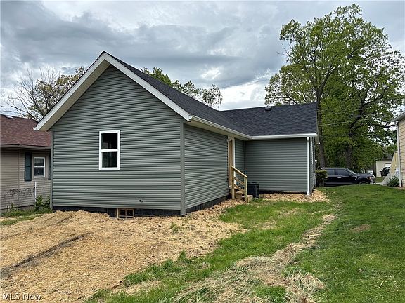 4th image of 1021 Clay St