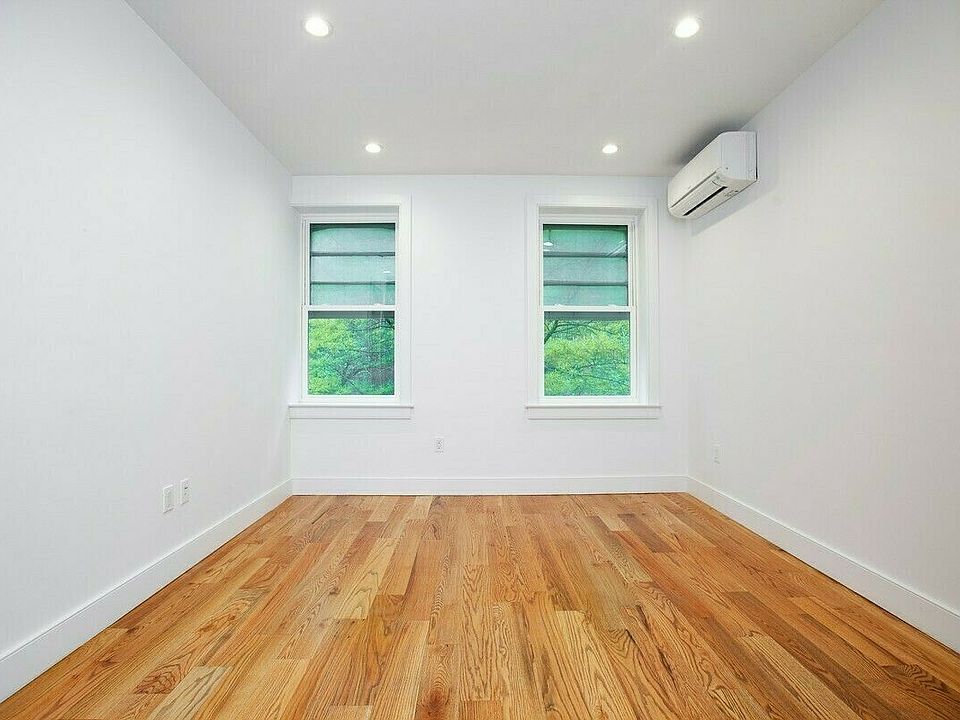 1st image of 127 E 36th St #3AR