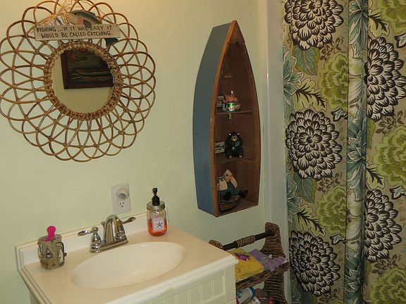 4th image of 840 Old Cedar Cir