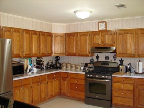 2nd image of 215 Timberwood Ln
