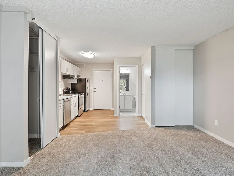 Hillcrest Place — Photo 34