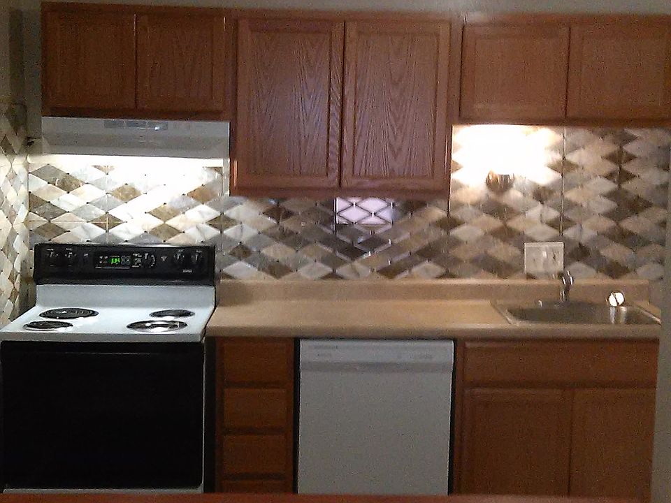 1st image of 2050 Yale Ave APT 13