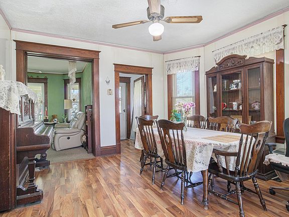 3rd image of 230 W 17th St