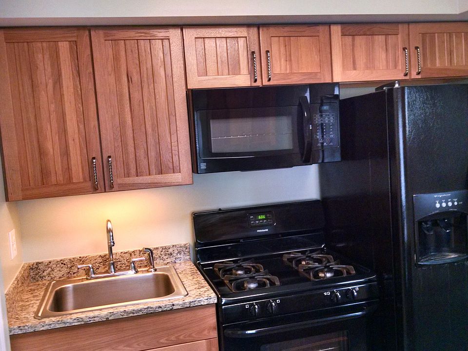 1st image of 118 N Dix Ave