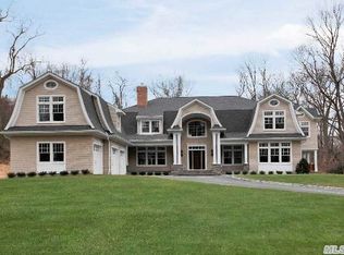 3 E Huxley Dr, Huntington, NY 11743